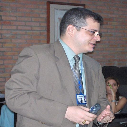 Edwin R. Cuentas Martínez